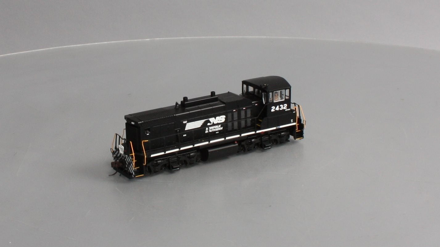 Atlas 10011054 HO Scale NS EMD MP15DC Diesel Locomotive #2432 wSound & DCC