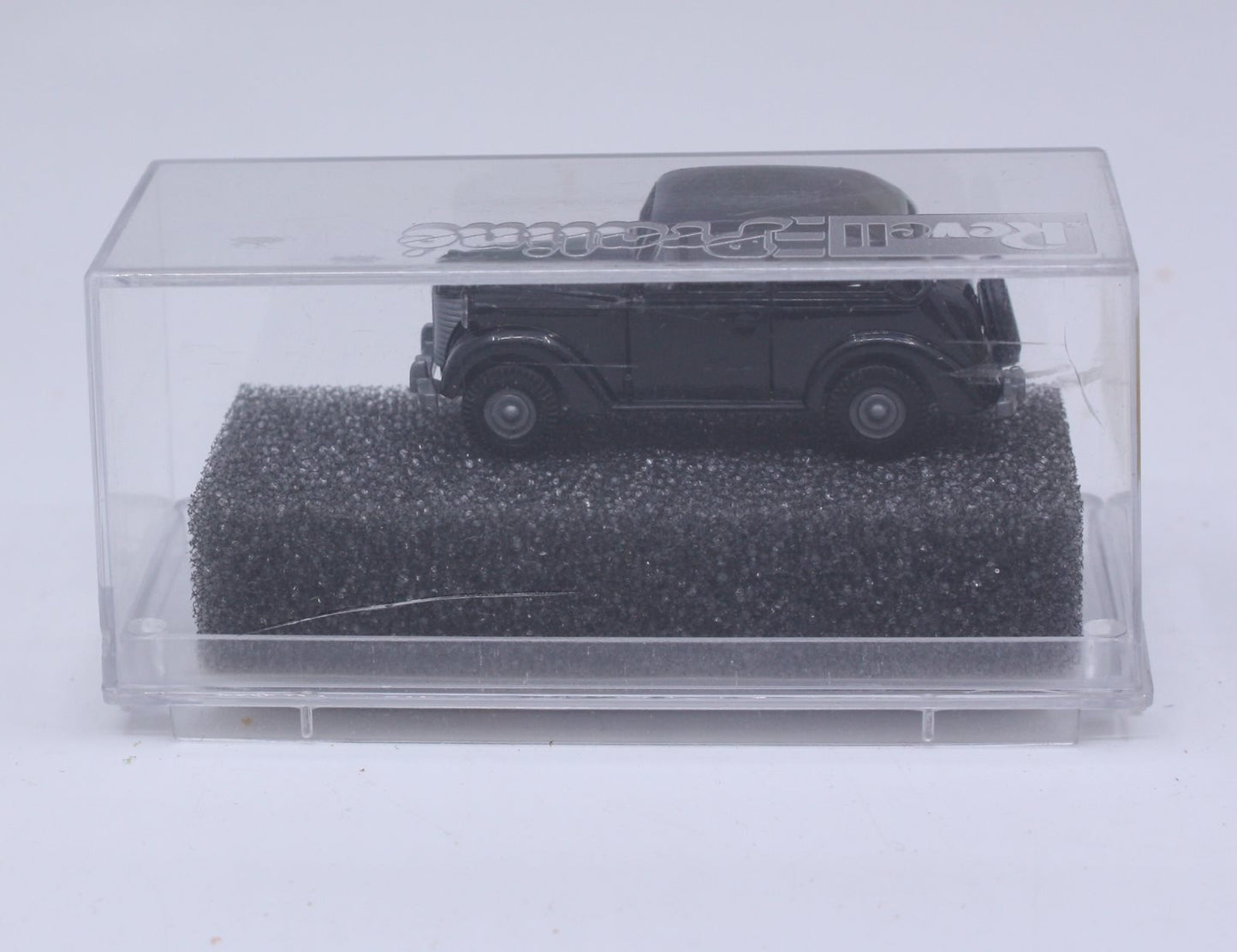 Praline 81101 HO Black OPEL Olympia 1938 Limousine