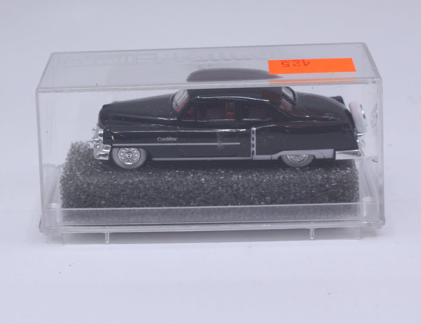 Praline 83405 HO Black Caddy 1954 Limousine