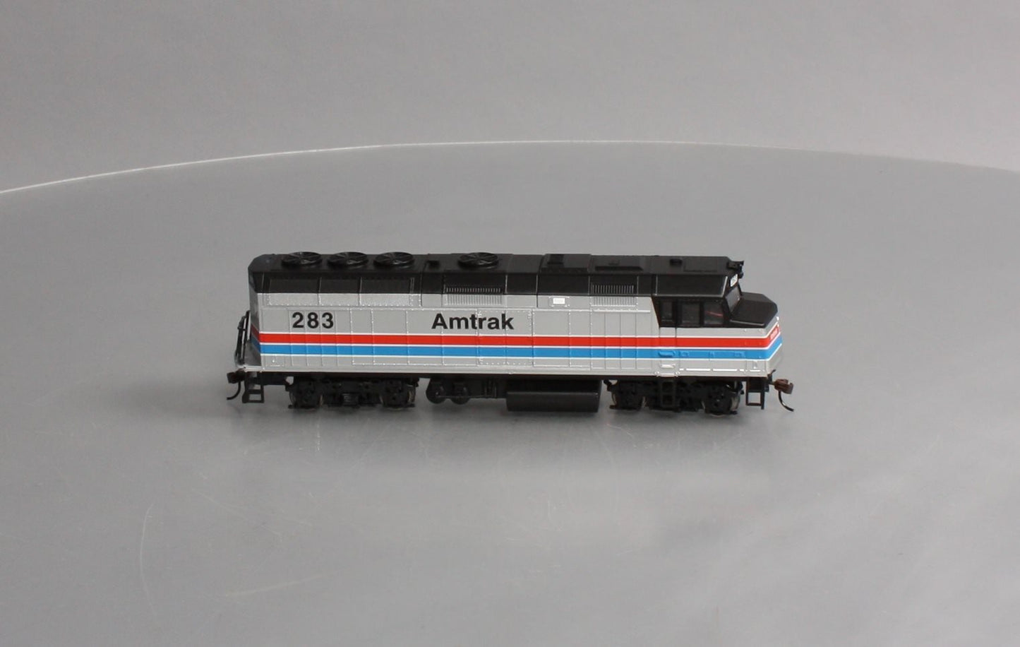 Walthers 931-341 HO Amtrak EMD F40PH Standard DC Phase II #283