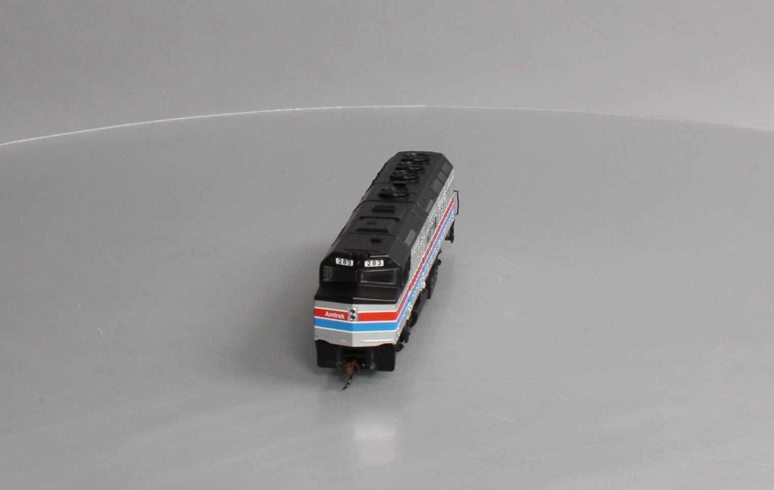 LA LOCOMOTIVE DIESEL propulsée par Amtrak Walthers HO EMD F40PH LA LOCOMOTIVE DIESEL propulsée par Amtrak Walthers HO EMD F40PH