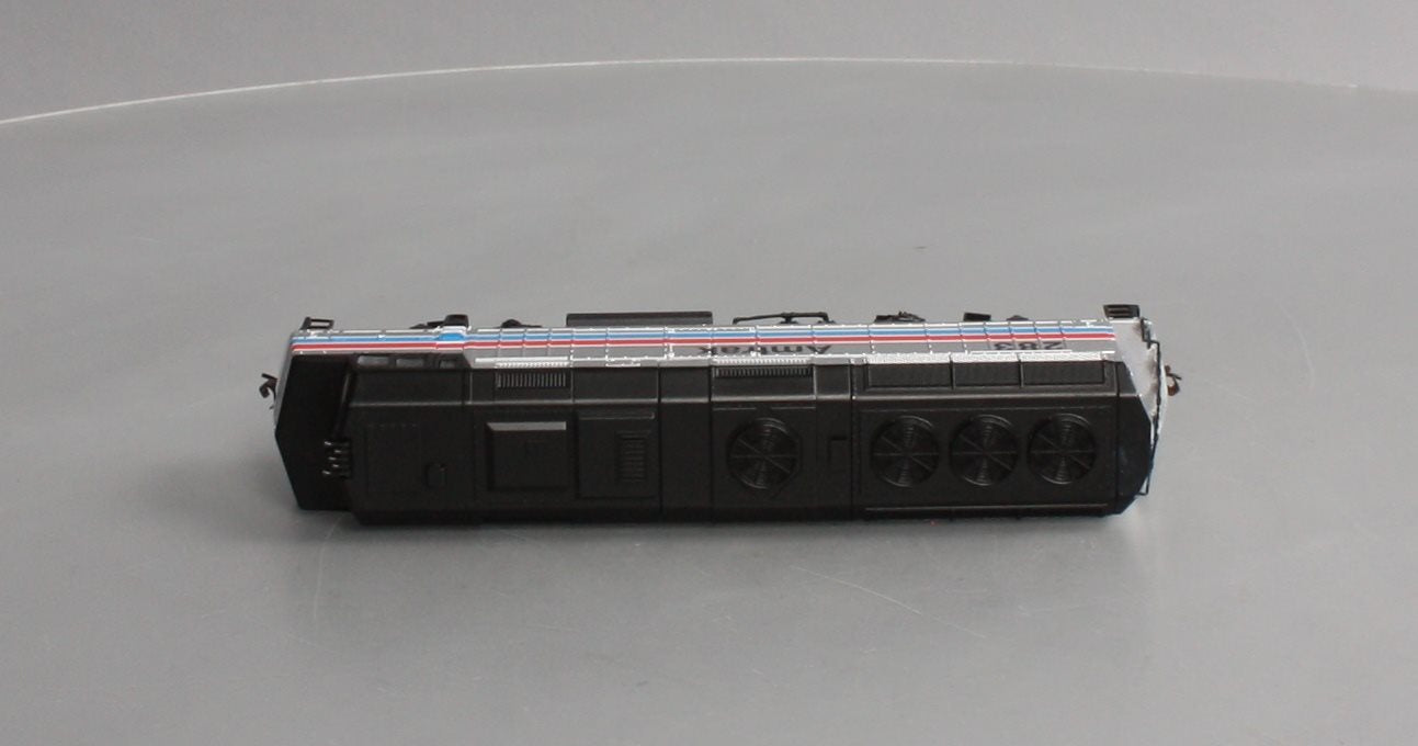 Walthers 931-341 HO Amtrak EMD F40PH Standard DC Phase II #283