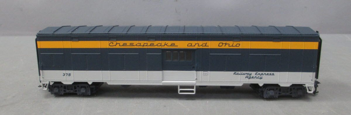 Walthers 4167 Express Troop Car - C & O