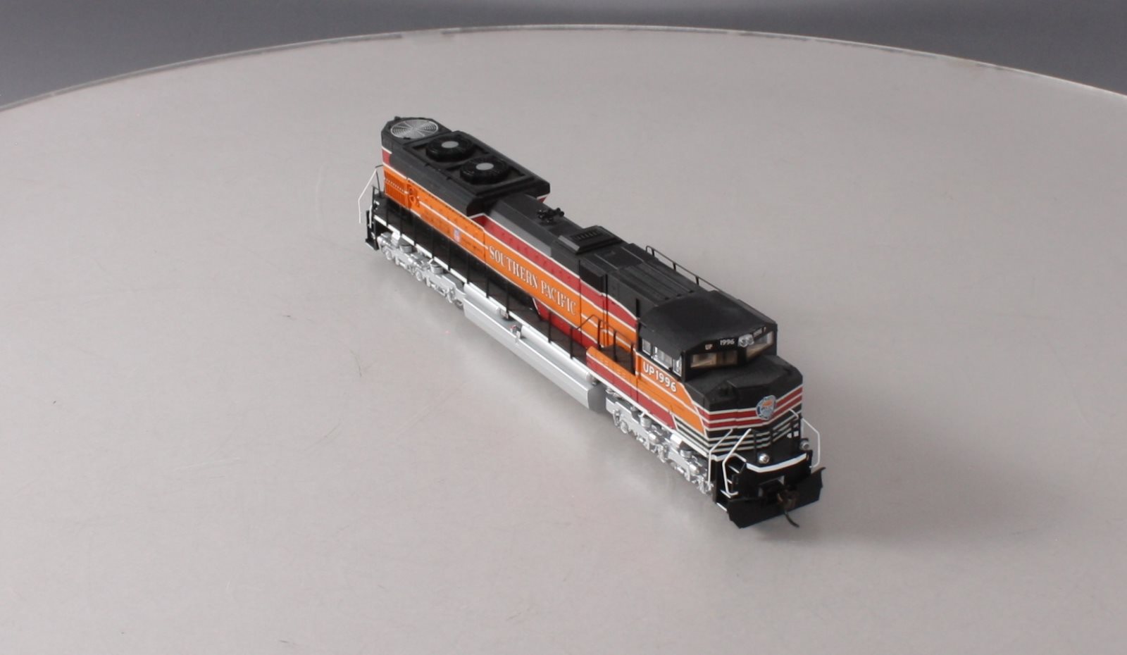 Walthers 910-9823 HO UP EMD SD70ACe Diesel Locomotive - Standard DC #1996