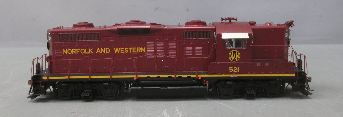 Athearn G64297 HO N&W Tuscan GP9 Diesel Locomotive with DCC & Sound #521