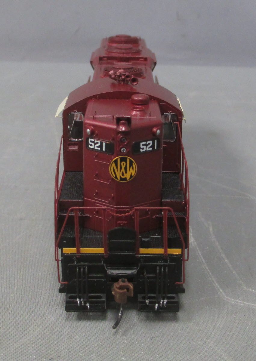 Athearn G64297 HO N&W Tuscan GP9 Diesel Locomotive with DCC & Sound #521