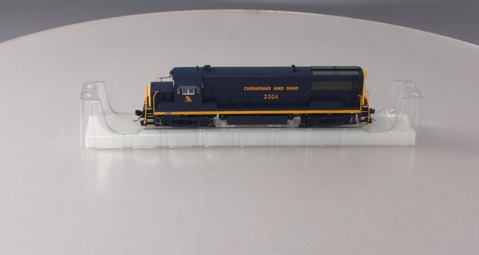 Bowser 23845 HO Chesapeake & Ohio GE U25B Standard DC Executive Line #2504
