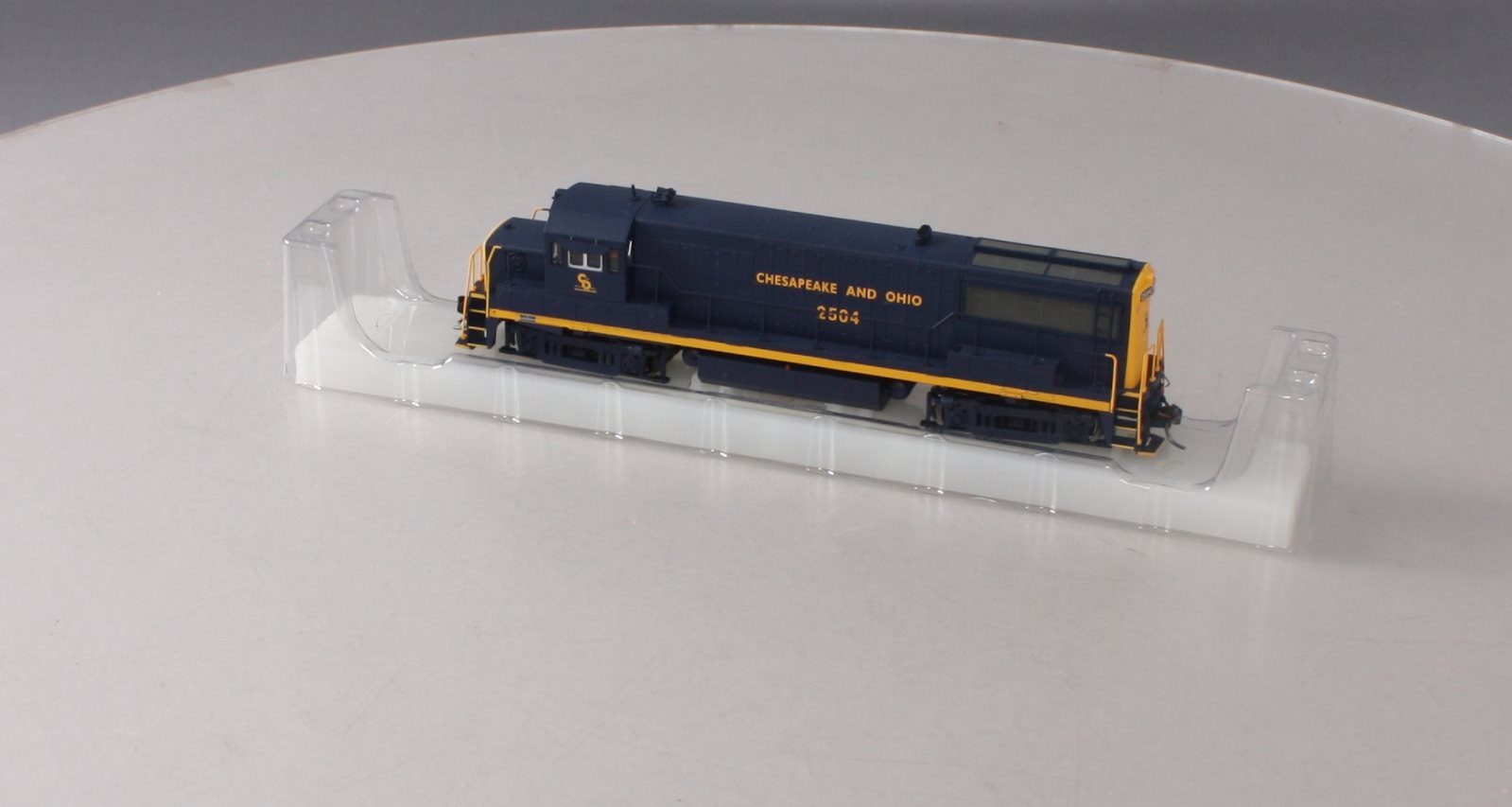 Bowser 23845 HO Chesapeake & Ohio GE U25B Standard DC Executive Line #2504