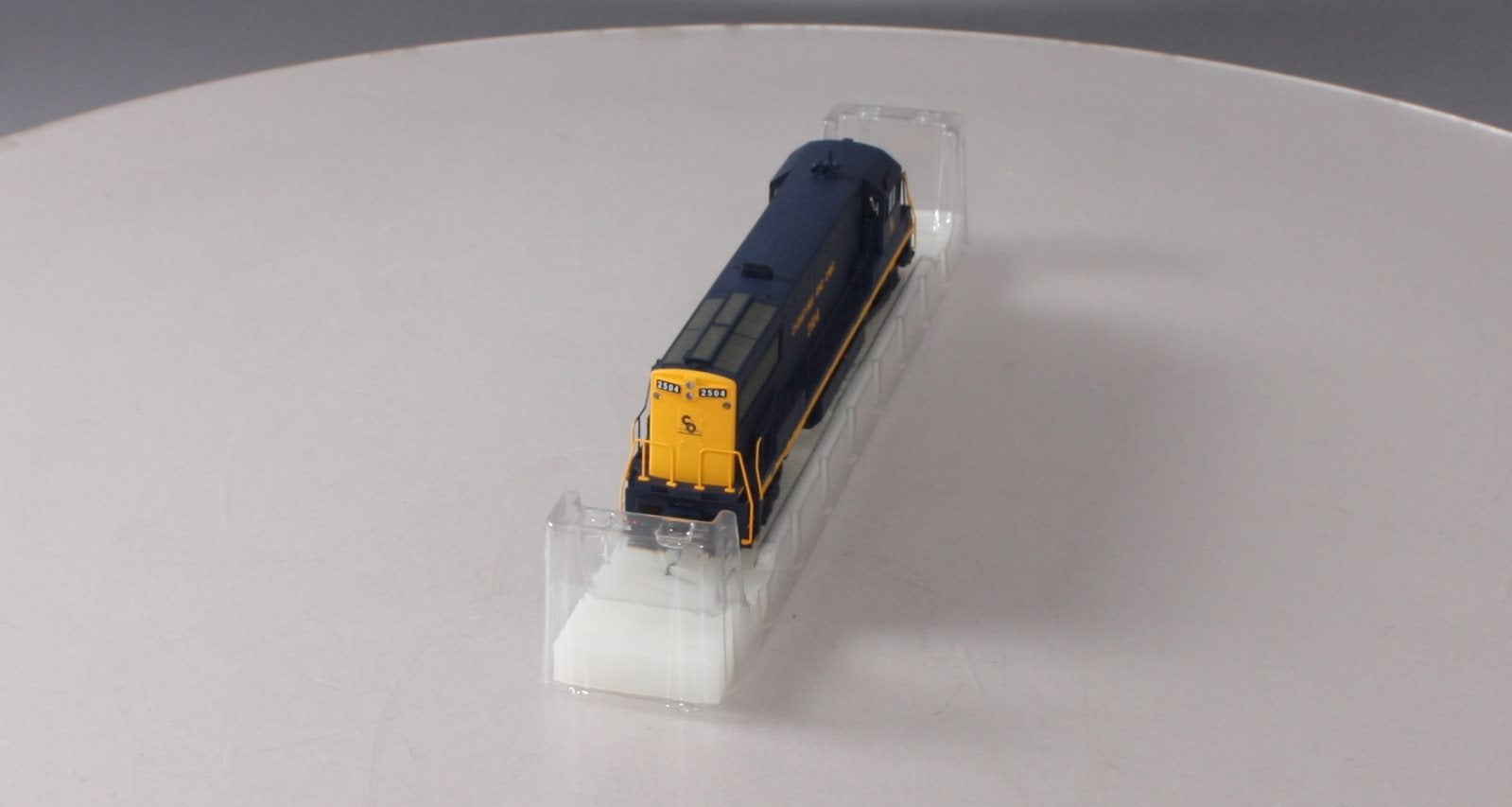 Bowser 23845 HO Chesapeake & Ohio GE U25B Standard DC Executive Line #2504