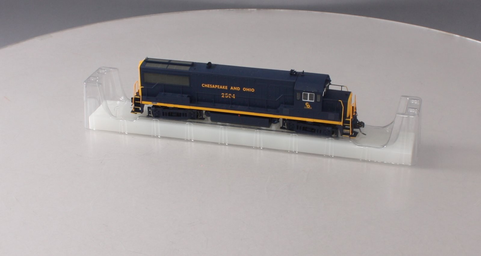 Bowser 23845 HO Chesapeake & Ohio GE U25B Standard DC Executive Line #2504