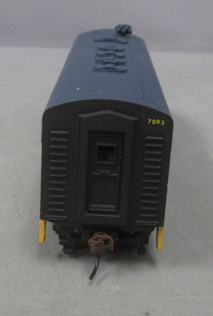 Bachmann 63708 Chesapeake & Ohio EMD F7A Diesel Locomotive - Standard DC
