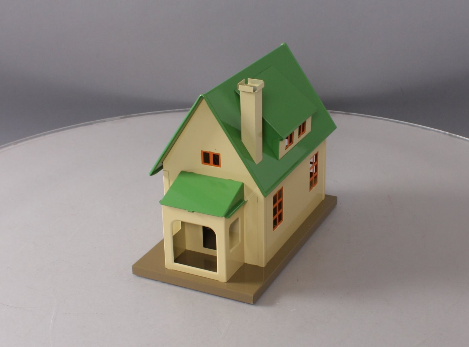 Lionel 11-90022 #1184 Bungalow--Green/Cream