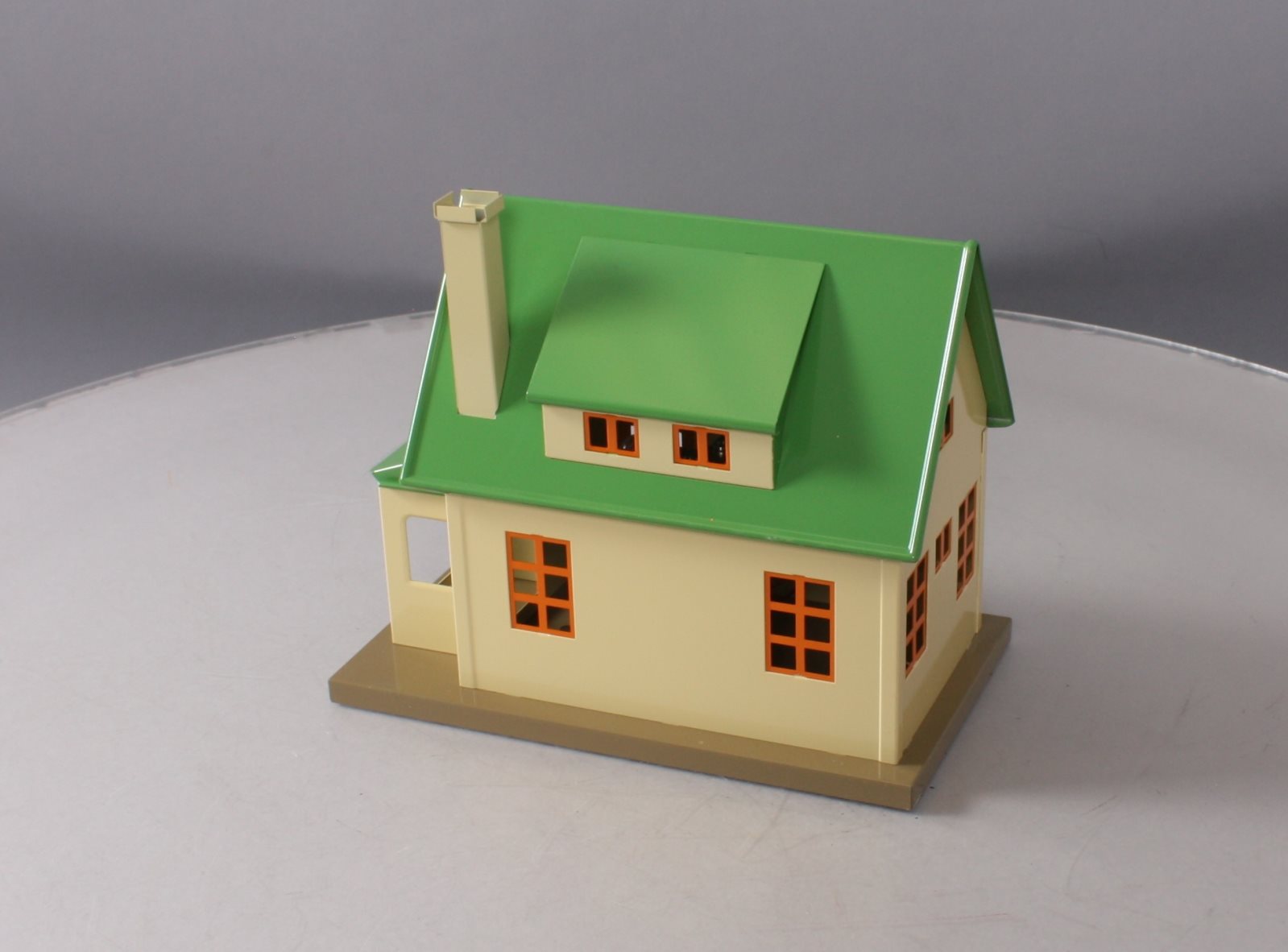 Lionel 11-90022 #1184 Bungalow--Green/Cream