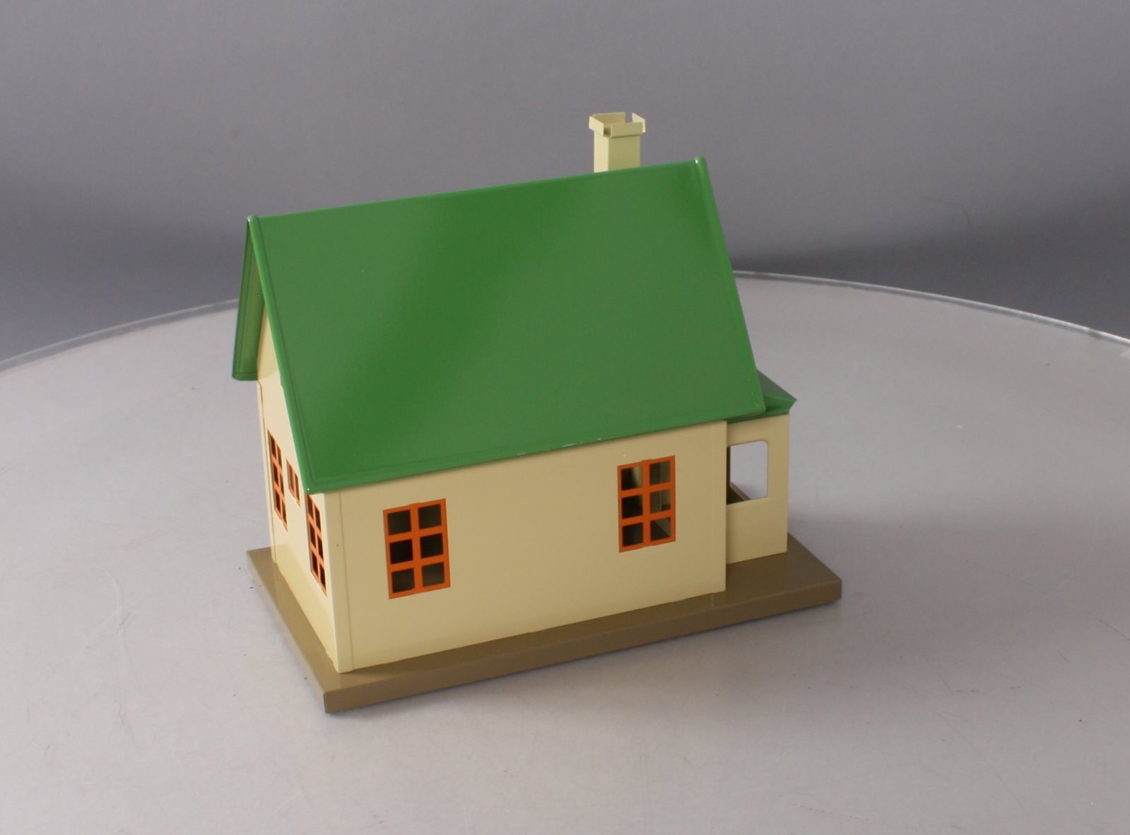 Lionel 11-90022 #1184 Bungalow--Green/Cream