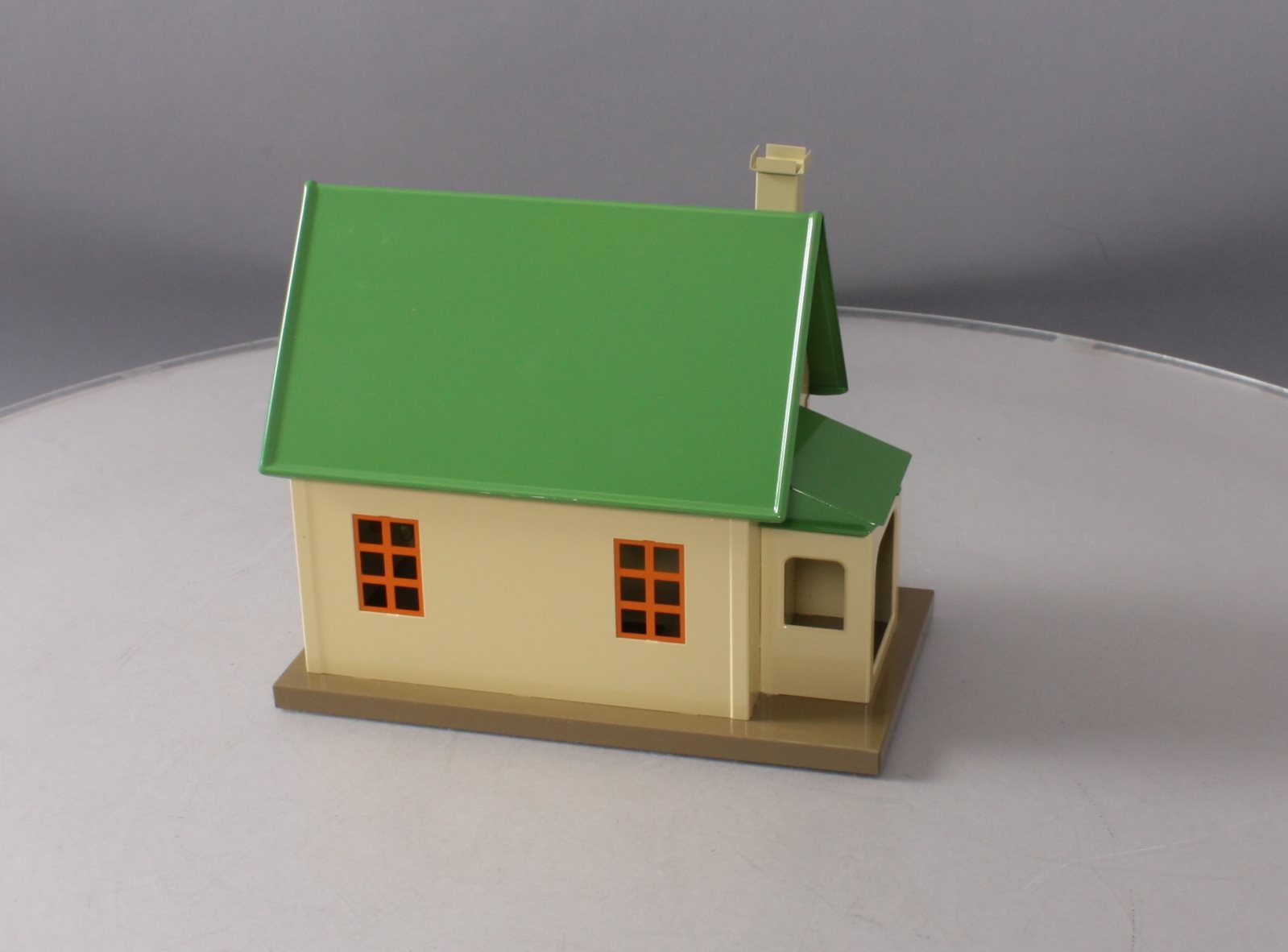 Lionel 11-90022 #1184 Bungalow--Green/Cream