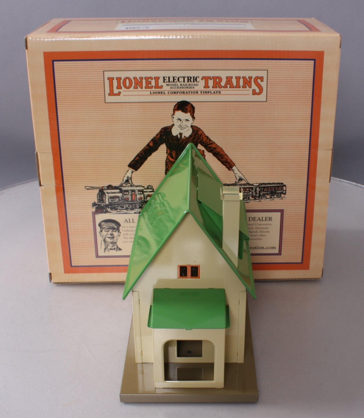 Lionel 11-90022 #1184 Bungalow--Green/Cream