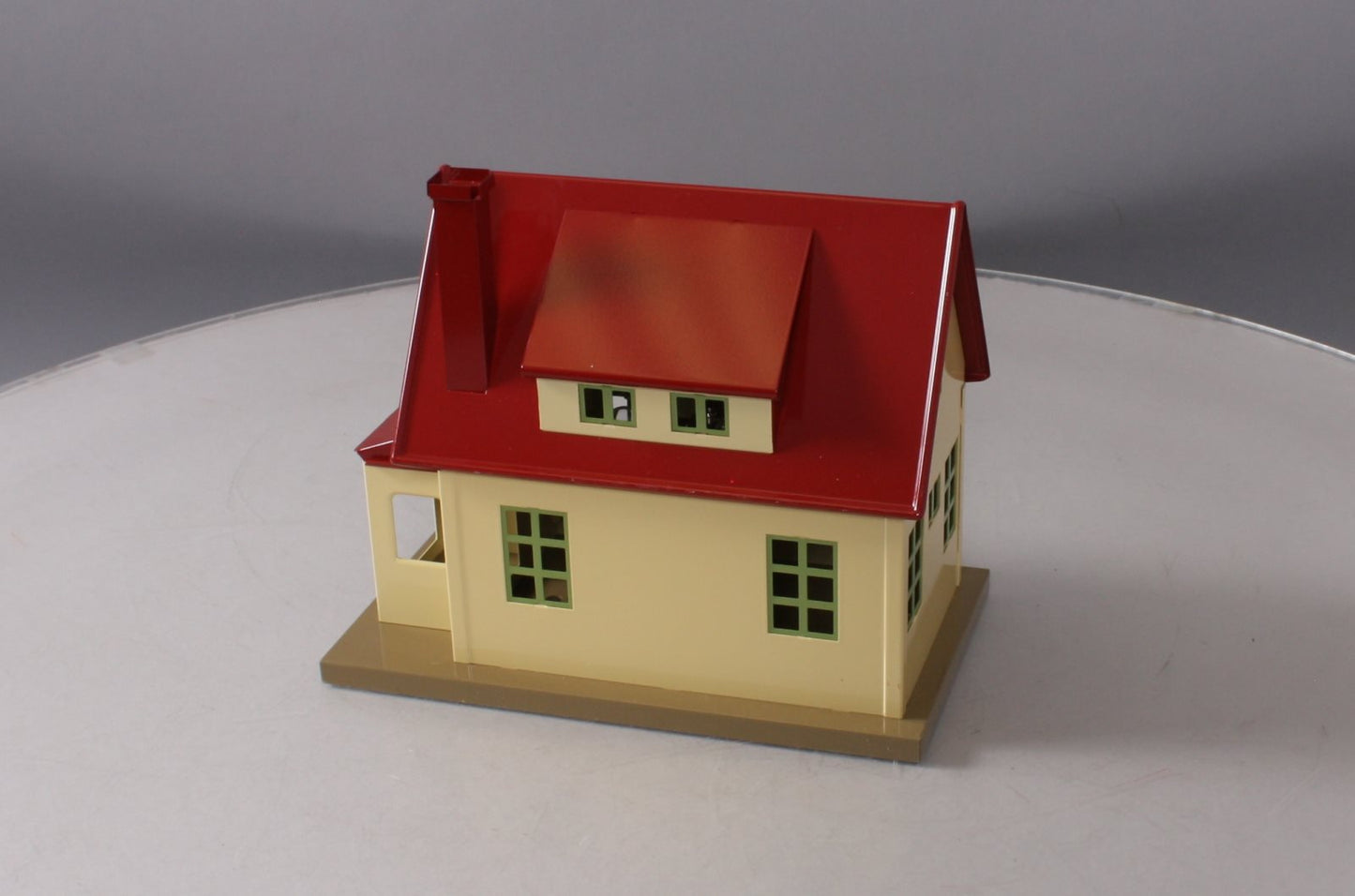 Lionel 11-90023 #1184 Bungalow--Red/Cream