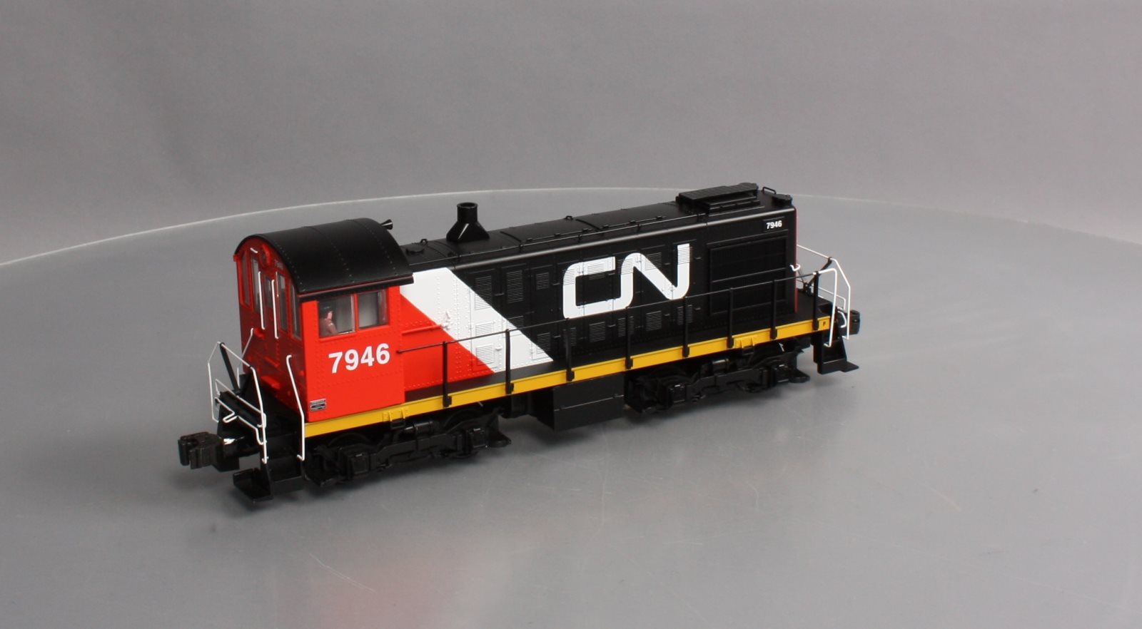 Lionel 6-38476 O Gauge Canadian National Legacy Alco S-2 Diesel Switcher #7946
