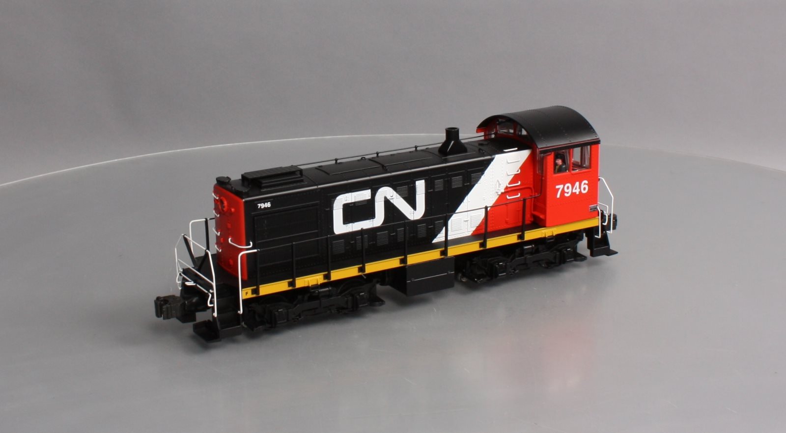 Lionel 6-38476 O Gauge Canadian National Legacy Alco S-2 Diesel Switcher #7946