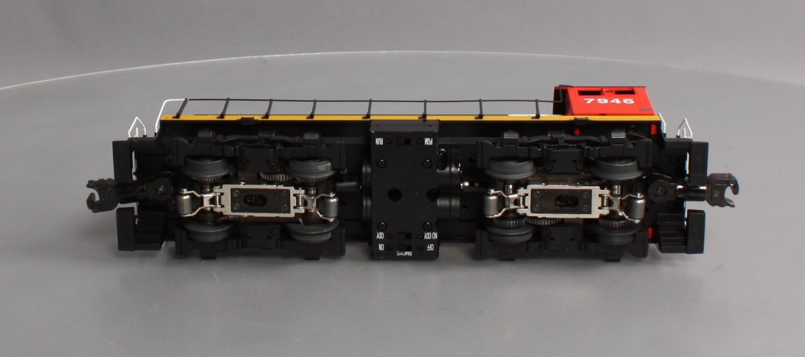 Lionel 6-38476 O Gauge Canadian National Legacy Alco S-2 Diesel Switcher #7946