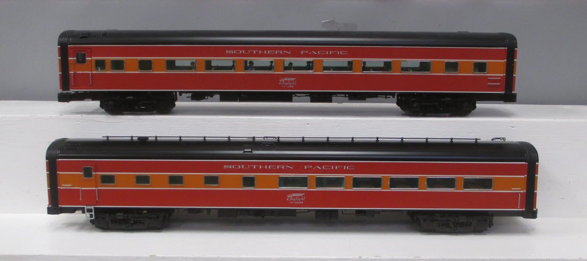 Lionel 6-35446 18" Passenger Car SP Shasta Daylight (Pack of 2)