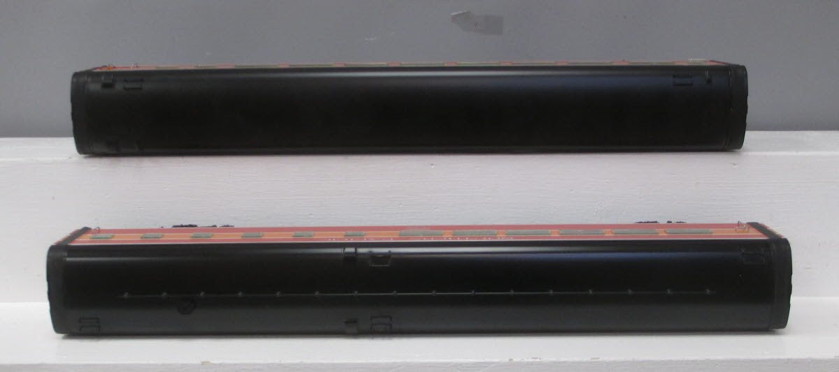 Lionel 6-35446 18" Passenger Car SP Shasta Daylight (Pack of 2)