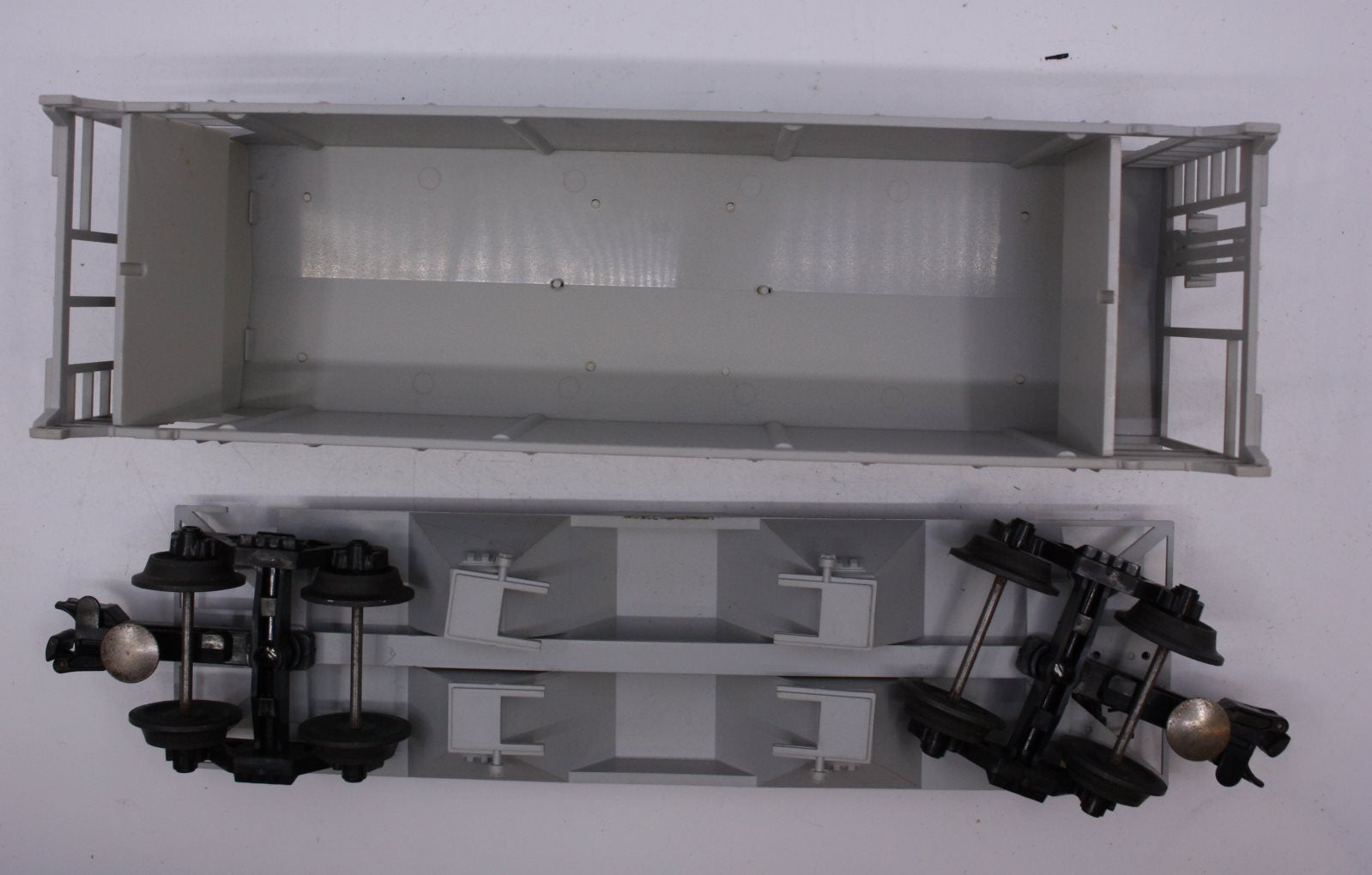 Weaver 3027 O NYC Ultra Line PS2 - 34' Covered Hopper Hi-Rail #3027