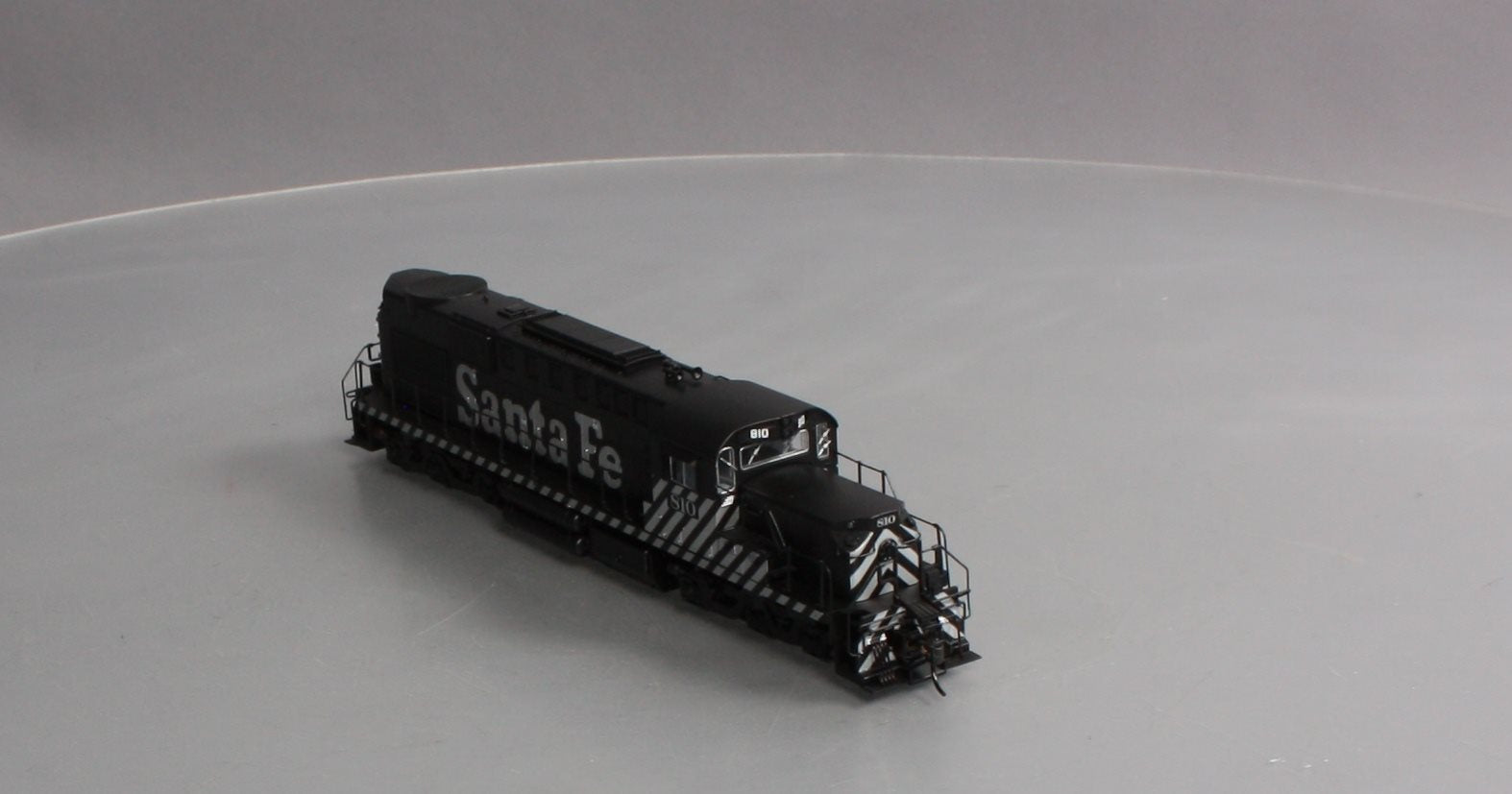 Broadway Limited 2981 HO Santa Fe Alco RSD15 Low Nose Paragon2™ #810 w/ DCC