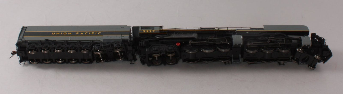 Athearn G97225 HO Union Pacific 4-6-6-4 with DCC & Sound Oil Tender #3977
