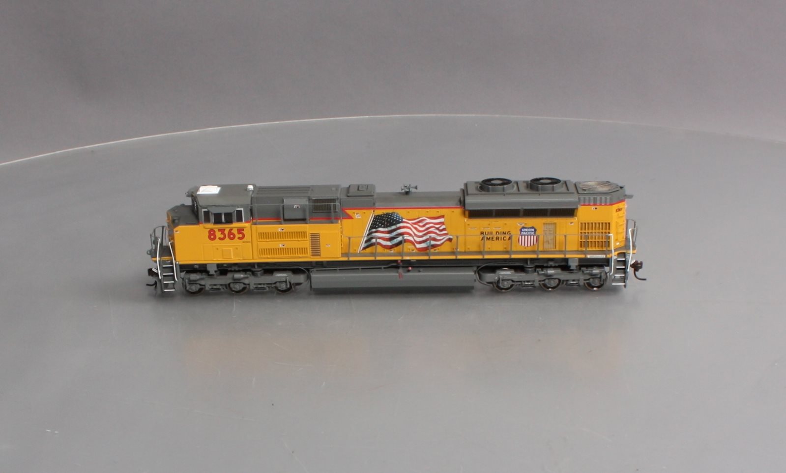 Athearn G68521 HO Union Pacific SD70ACe Diesel Locomotive #8365