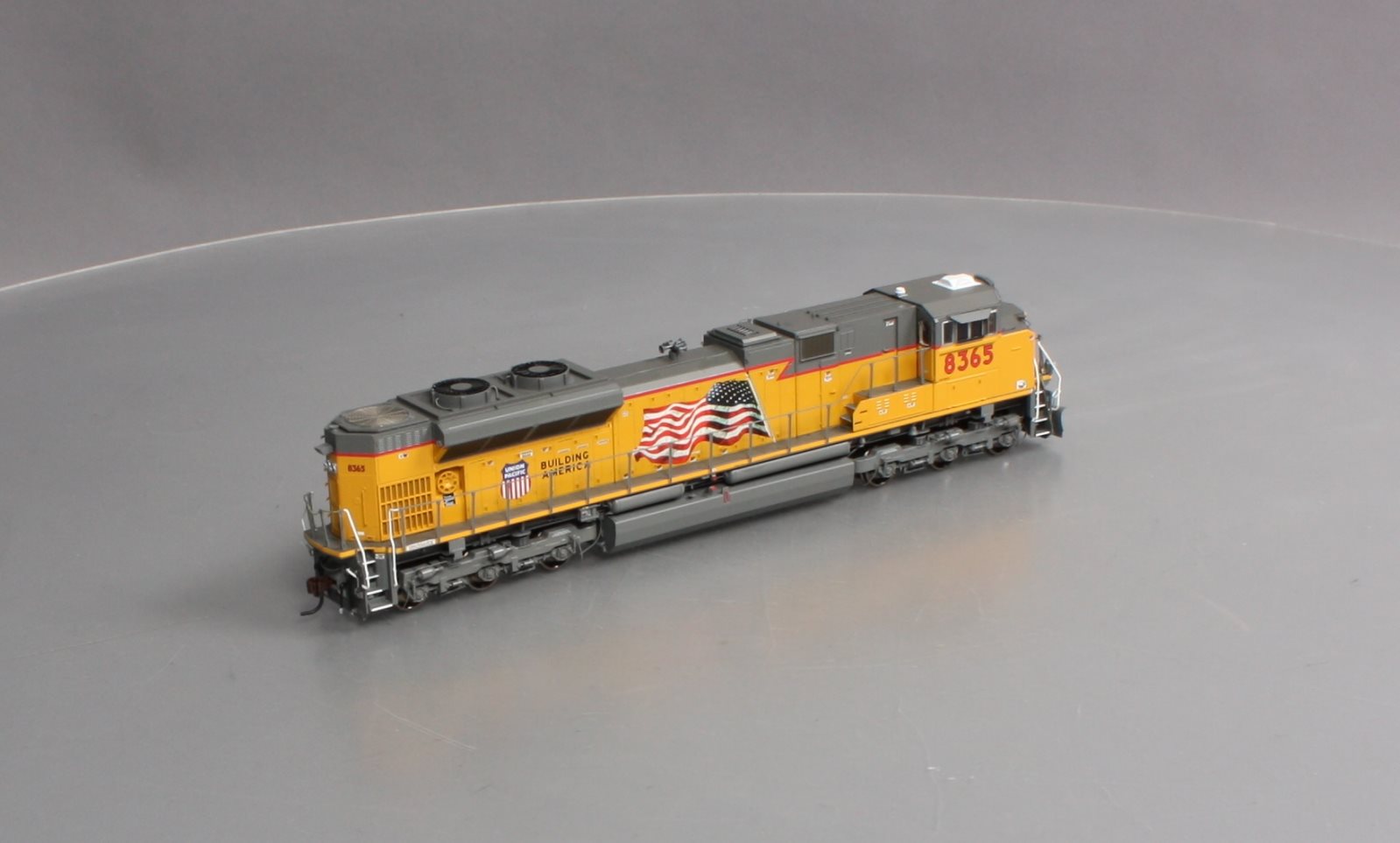 ユニバース EMD SD70ACe – UP Heritage #1995 CNW – JointedRail.com