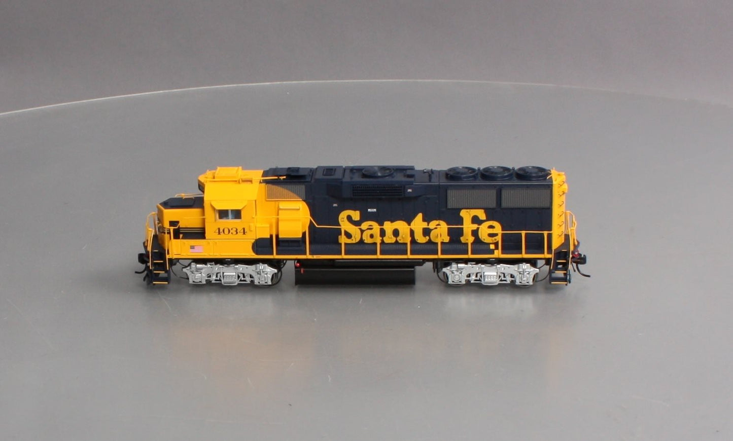Walthers 920-41810 HO Santa Fe EMD GP60 - SoundTraxx Tsunami Sound & DCC #4034