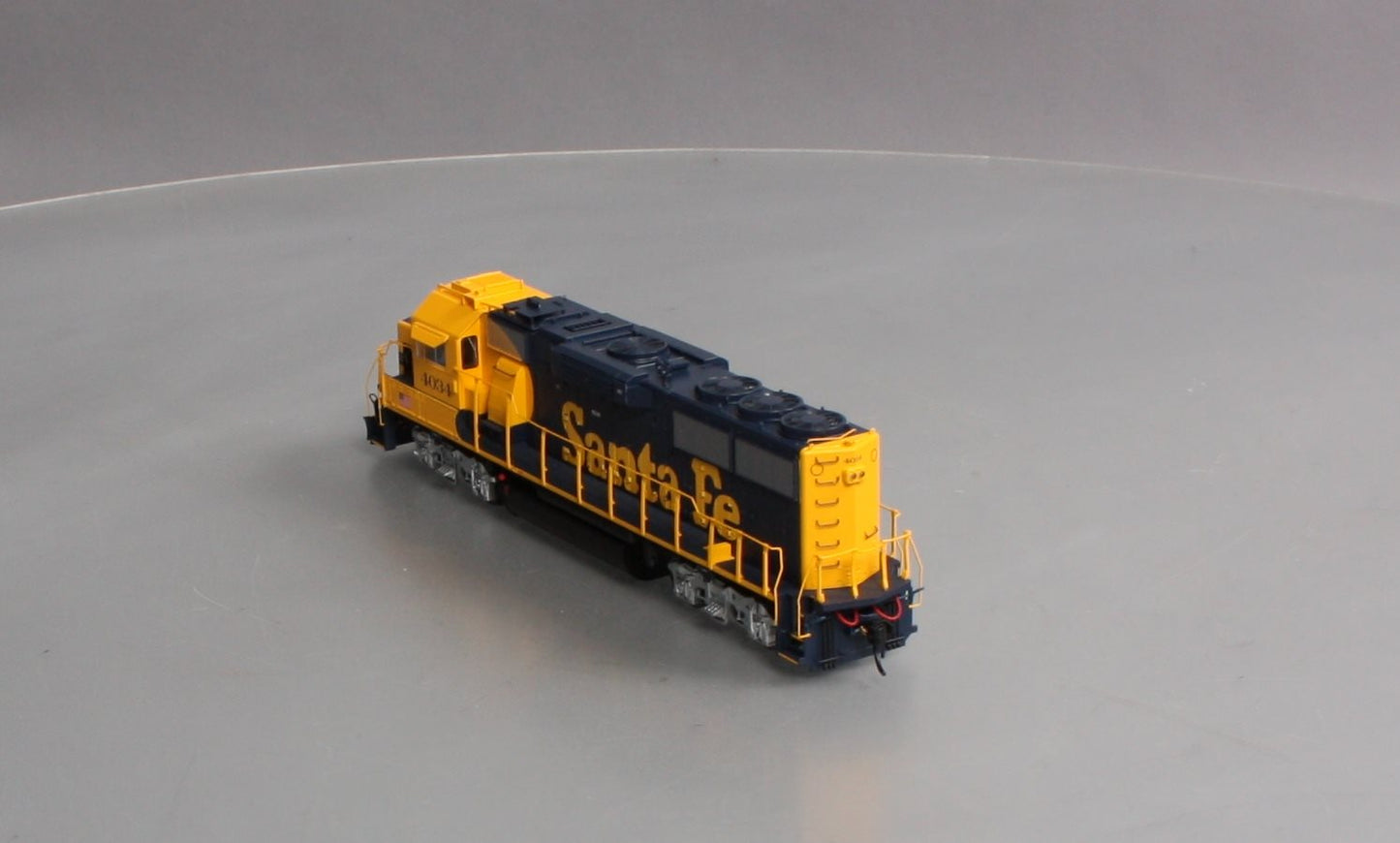 Walthers 920-41810 HO Santa Fe EMD GP60 - SoundTraxx Tsunami Sound & DCC #4034