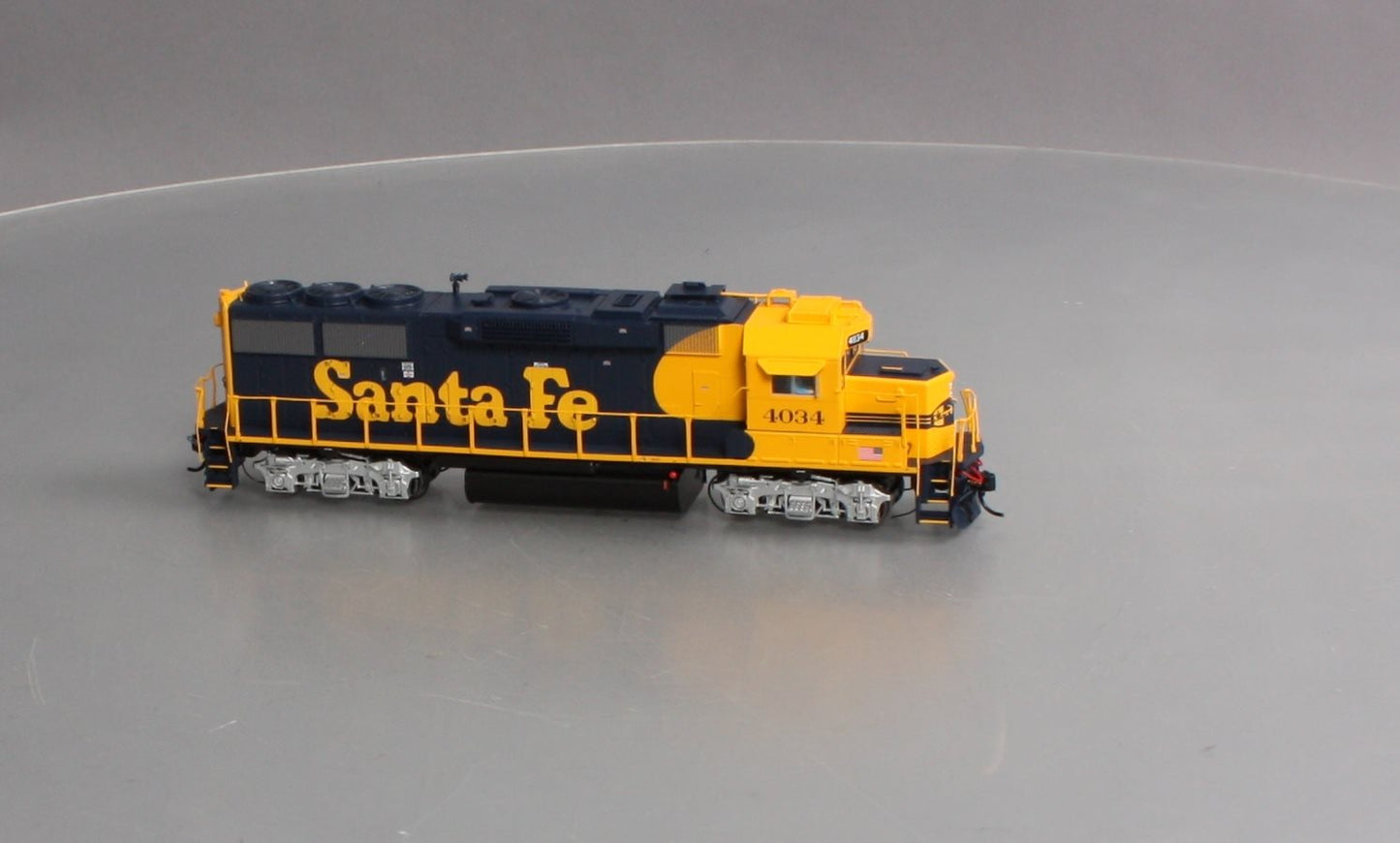 Walthers 920-41810 HO Santa Fe EMD GP60 - SoundTraxx Tsunami Sound & DCC #4034