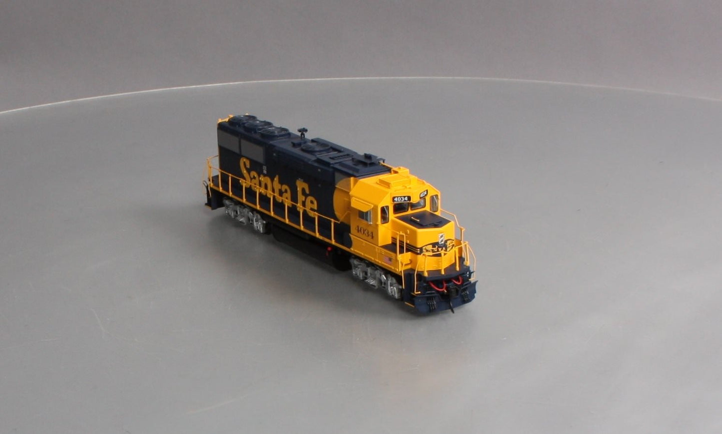 Walthers 920-41810 HO Santa Fe EMD GP60 - SoundTraxx Tsunami Sound & DCC #4034