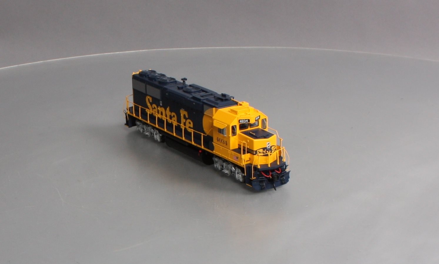 Walthers 920-41810 HO Santa Fe EMD GP60 - SoundTraxx Tsunami Sound & DCC #4034