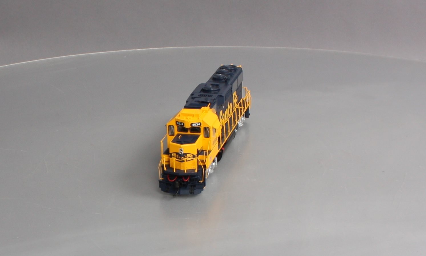 Walthers 920-41810 HO Santa Fe EMD GP60 - SoundTraxx Tsunami Sound & DCC #4034