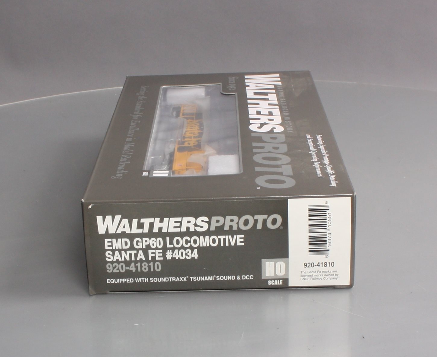 Walthers 920-41810 HO Santa Fe EMD GP60 - SoundTraxx Tsunami Sound & DCC #4034
