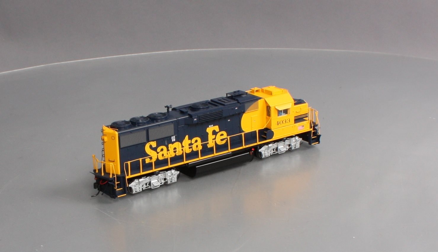 Walthers 920-41809 HO Santa Fe EMD GP60 - SoundTraxx Tsunami Sound & DCC #4033