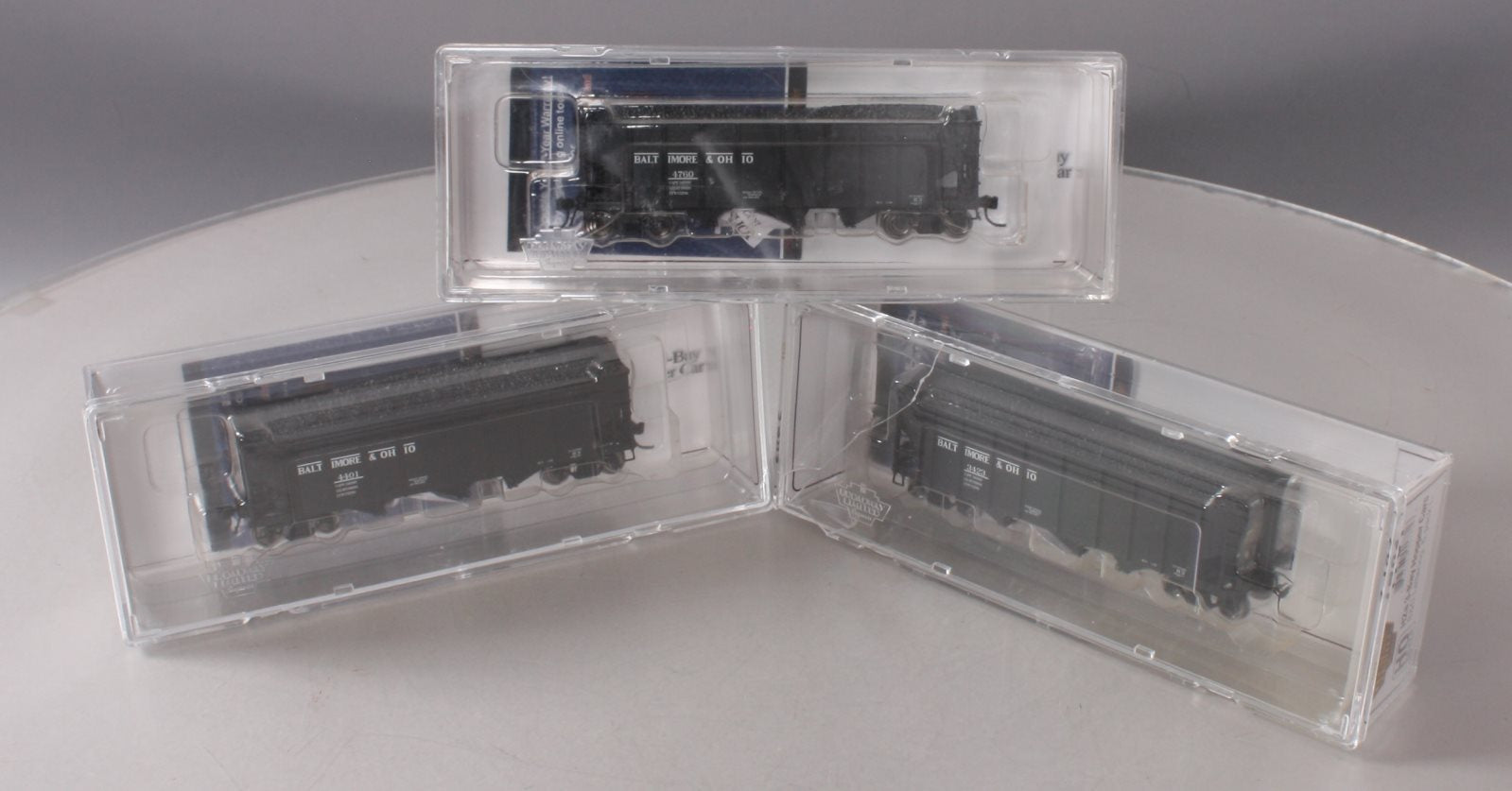 Broadway Limited 1781 HO Baltimore & Ohio Class H2a 3-Bay Hopper (6)