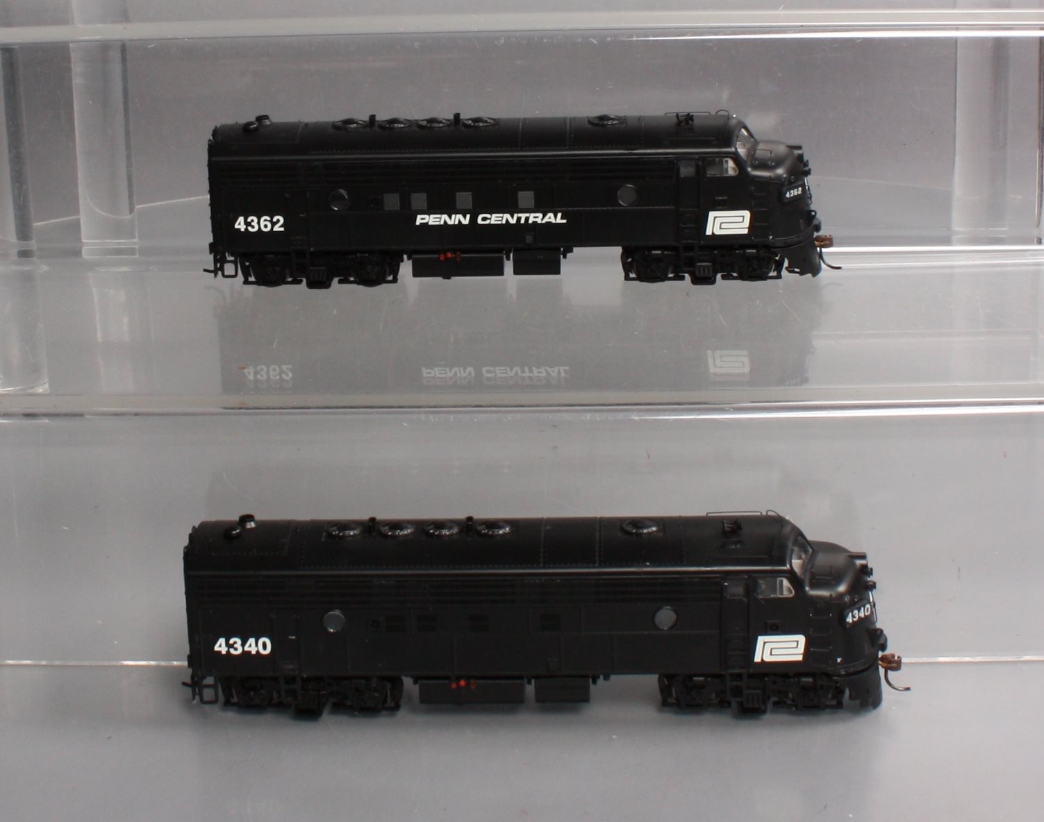 Athearn G22658 HO PC FP7 AA Diesel Locomotive w/DCC & Sound #4340/4362