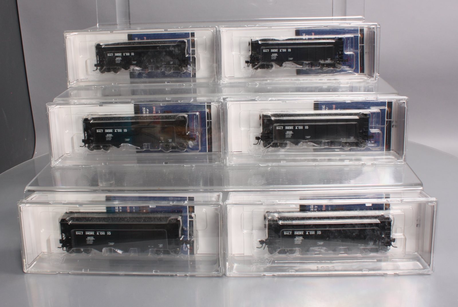 Broadway Limited 1782 HO Baltimore & Ohio Class H2a 3-Bay Hopper (6)