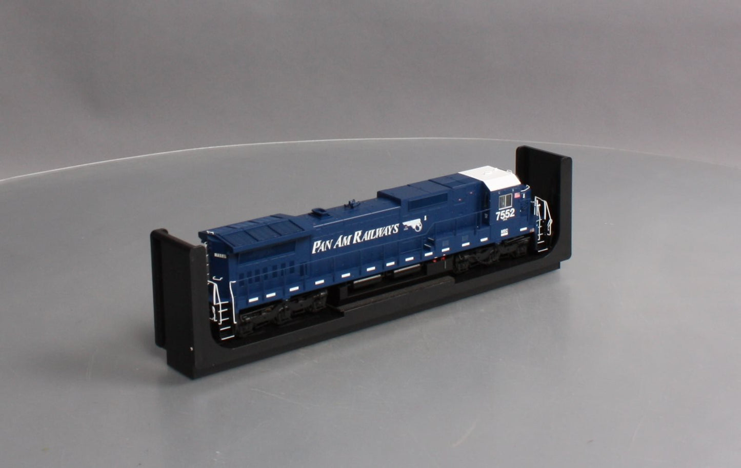 Atlas 10003129 HO Pan Am Railways Dash 8-40C Diesel Locomotive #7552