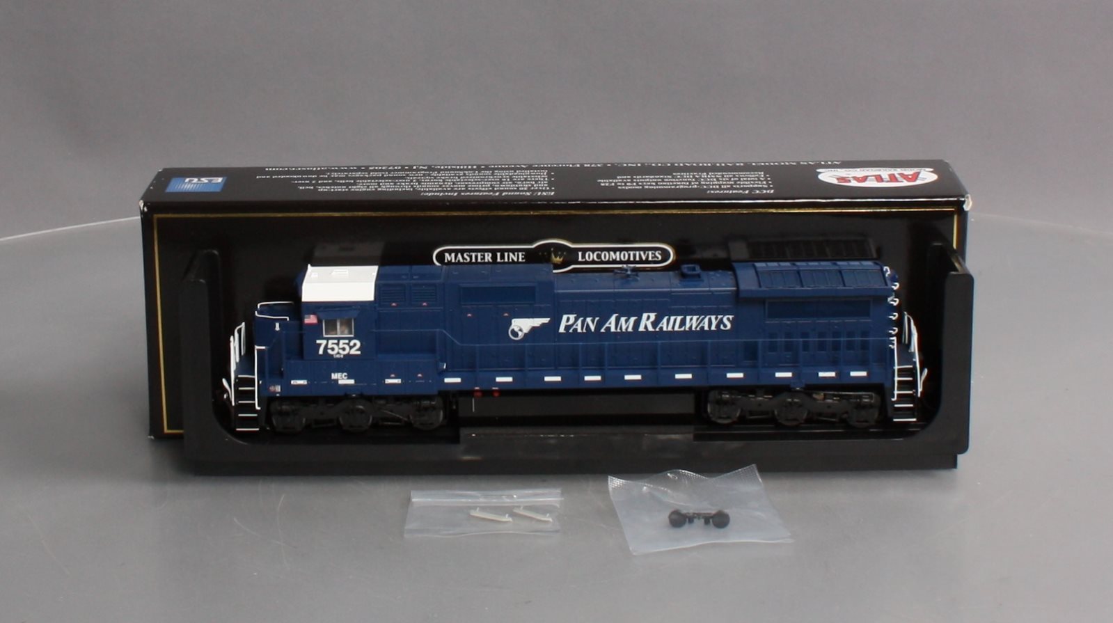 Atlas 10003129 HO Pan Am Railways Dash 8-40C Diesel Locomotive #7552