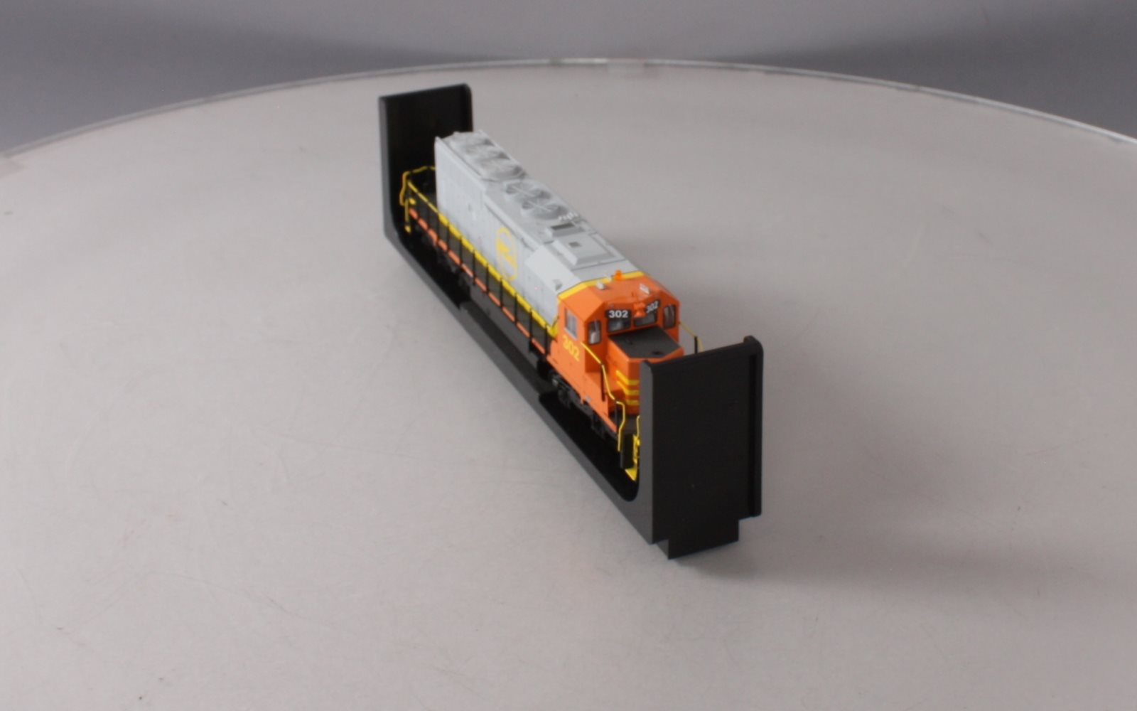 Bowser 24507 HO Quebec North Shore & Labrador SD40-2 Diesel Locomotive #302