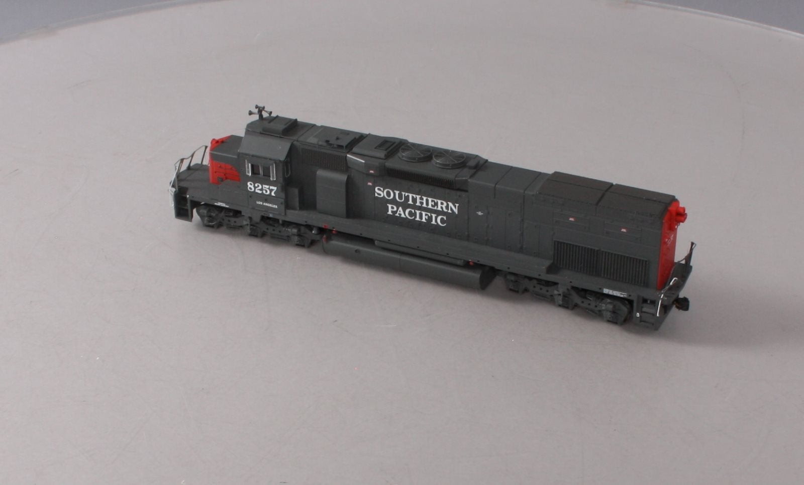 Athearn 98320 HO Southern Pacific RTR SD40T-2 Diesel Locomotive #8257