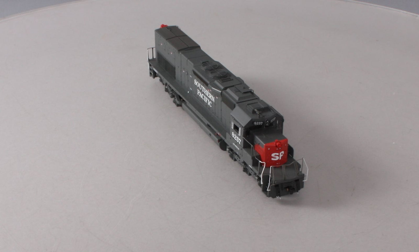 Athearn 98320 HO Southern Pacific RTR SD40T-2 Diesel Locomotive #8257