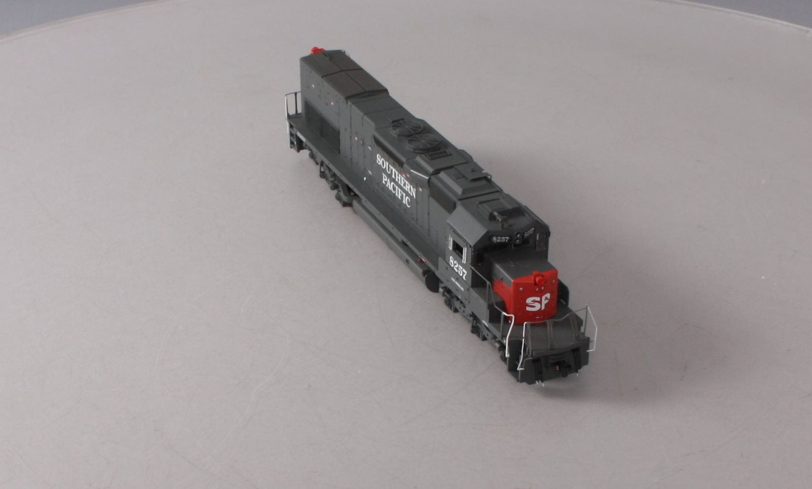 Athearn 98320 HO Southern Pacific RTR SD40T-2 Diesel Locomotive #8257