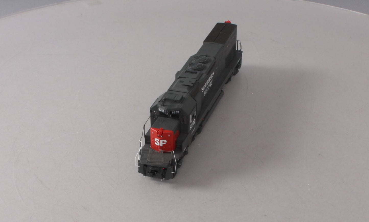 Athearn 98320 HO Southern Pacific RTR SD40T-2 Diesel Locomotive #8257
