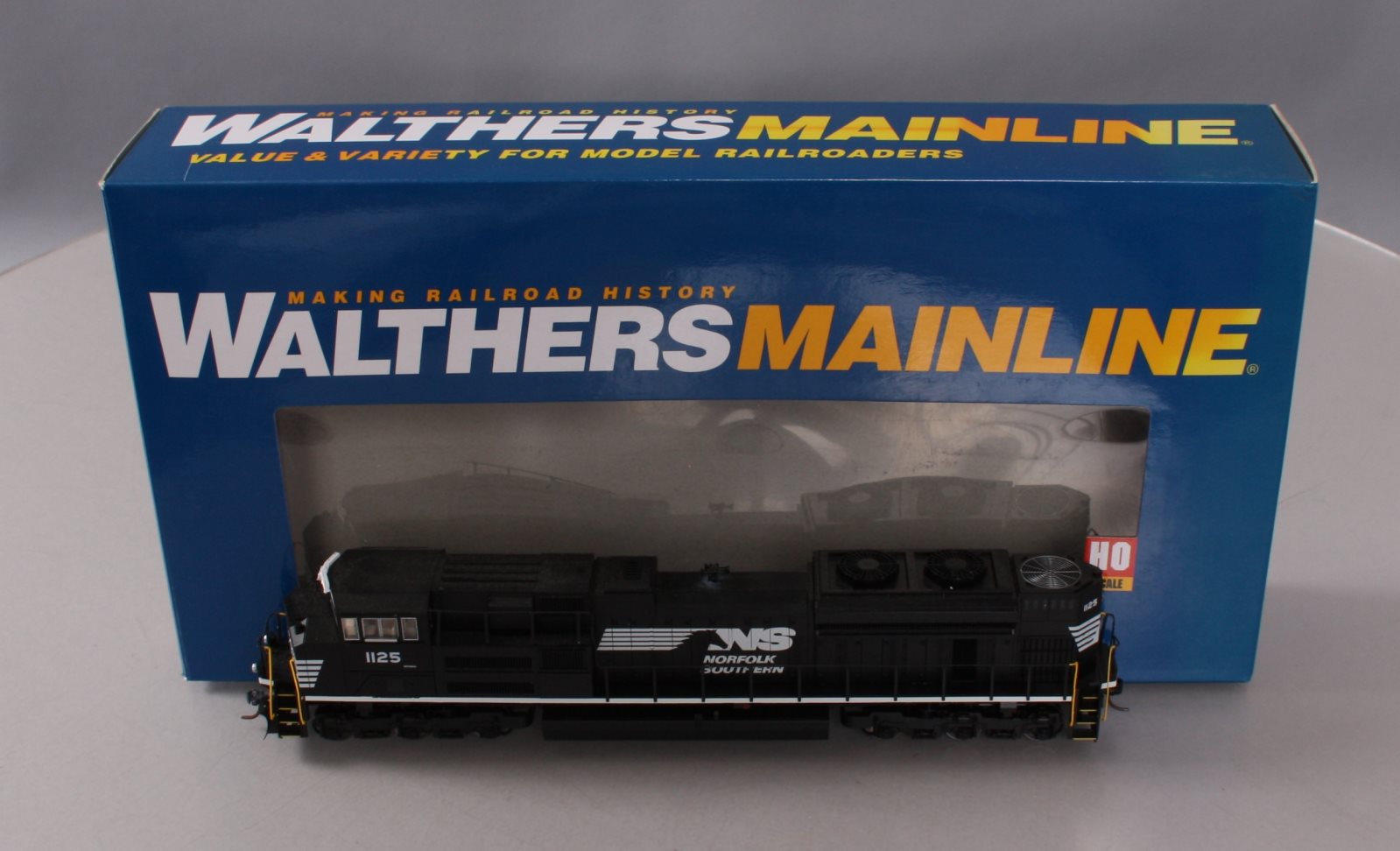 Walthers 910-19809 HO Norfolk Southern EMD SD70ACe SoundTraxx Sound & DCC #1125